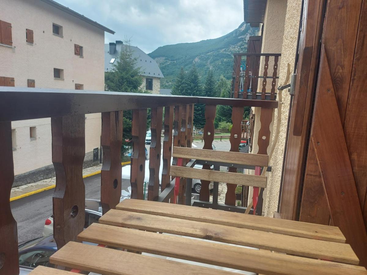 Casa Bihotz - Bonito Y Centrico Apartamento Con Garaje En Sallent Sallent de Gállego Exterior photo