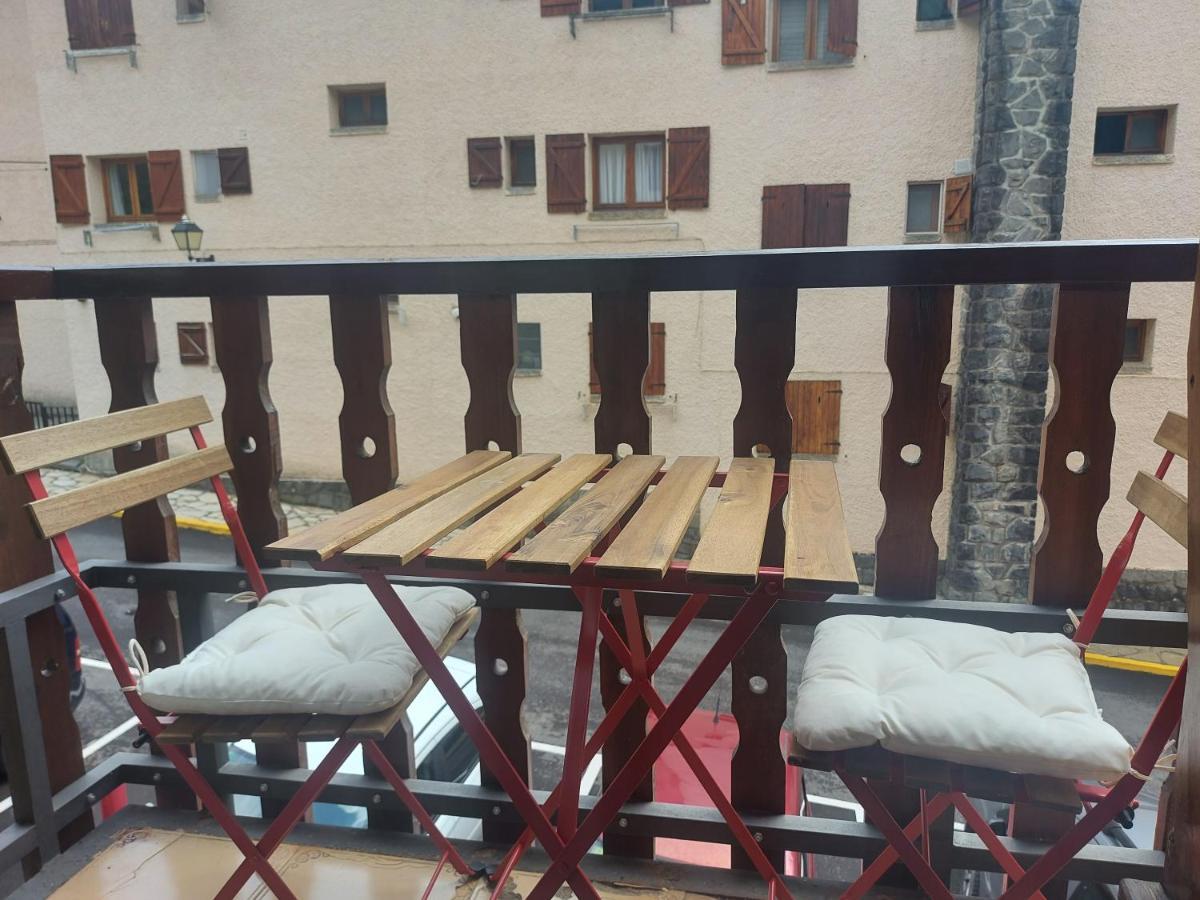 Casa Bihotz - Bonito Y Centrico Apartamento Con Garaje En Sallent Sallent de Gállego Exterior photo
