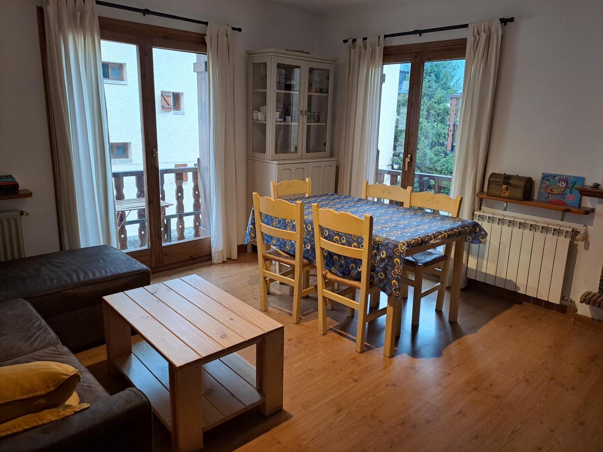 Casa Bihotz - Bonito Y Centrico Apartamento Con Garaje En Sallent Sallent de Gállego Exterior photo